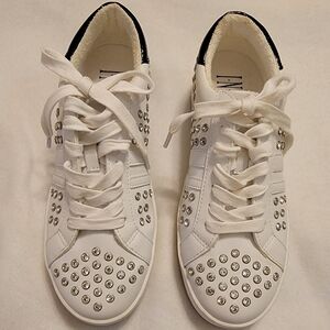 I.N.C. (International concepts) 6 Medium shoes with rhinestones